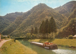 Navigation Sailing Vessels & Boats Themed Postcard Les Dames De Meuse Chanel Barge - Zeilboten