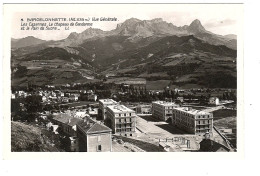 04 BARCELONNETTE, Les Casernes, Le Chapeau De Gendarme Et Le Pain De Sucre. - Barcelonnette