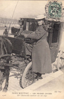 Delcampe - 75 PARIS 1907 Les Femmes Cochers : Madame Decourcelle Montant Sur Sur Siège - Kunsthandwerk