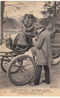 Delcampe - 75 PARIS 1907 Les Femmes Cochers : Au Bois, Comment Ne Pas Se Montrer Généreux Avec L'aimable Cochère... - Kunsthandwerk
