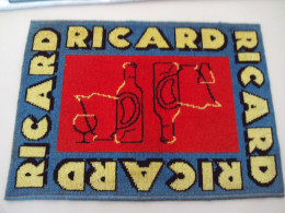 (Publicité RICARD) -  Ancien Tapis De Jeu (tapis De Cartes)................voir Scans - Autres & Non Classés