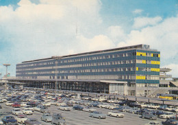 AEROPORTde PARIS-ORLY: La Façade Nord De L'Aérogare Et Le Parking Départ - Aerodromes