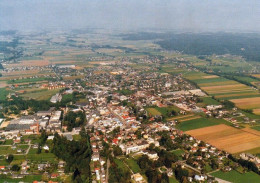 1 AK Österreich / Oberösterreich * Blick Auf Die Stadt Mattighofen - Im Innviertel Im Mattigtal - Luftbildaufnehme * - Mattighofen