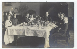 GRECE - Carte Photo D'une Famille Grecque à Table - Griechenland