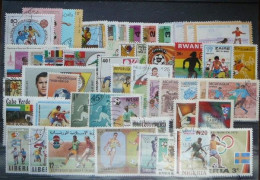 50 Timbres Foot - 50 Stamps Football - Other & Unclassified