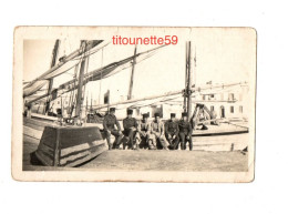 PHOTO ORIGINALE BIZERTE (TUNISIE) - SOLDATS Sur Le PORT 1930 ( Dim. : 7,1 X 11cm) - Afrika