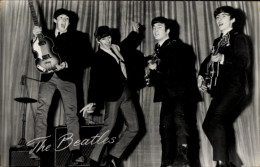 CPA Musikband The Beatles, Musiker, Musikinstrumente - Historische Persönlichkeiten
