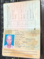 VIET NAMESE-OLD-ID PASSPORT VIET NAM-PASSPORT Is Still Good-name-nguyen Van Ngo-2004-1pcs Book - Colecciones