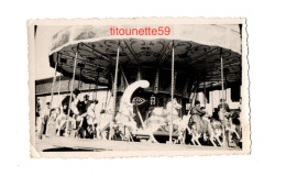 25- LIESLE (DOUBS) - PHOTO ORIGINALE FÊTE FORAINE -MANEGE- 8 Août 1932 ( Dim. : 10,9 X 6,9cm ) - Autres & Non Classés