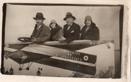 AVIATEUR ET SES PASSAGERS CARTE SURREALISTE ( THEME SURREALISME PHOTO MONTAGE ) CARTE PHOTO " TRAVERSEE DE L'ATLANTIQUE - ....-1914: Precursors