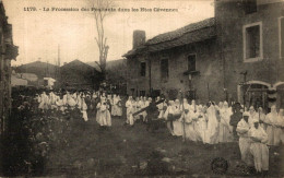 LA PROCESSION DES PENITENTS DANS LES HAUTES CEVENNES - Autres & Non Classés