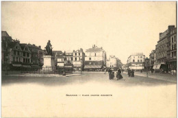 Beauvais - Place Jeanne Hachette - Beauvais