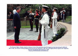 Photo De Presse.MLE10697.30x20 Cm Environ.Prince De Galles.Memorial.Argentine.1999.Minute De Silence - Personalidades Famosas