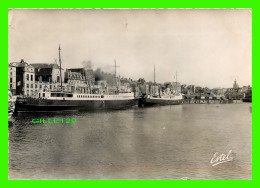 SHIP, BATEAUX - DIEPPE (76) LA GARE MARITIME ET LES COURRIERS D'ANGLETERRE, LA CHAPELLE - CIRCULÉE EN 1957 - ESTEL - - Steamers