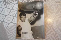 Photographie . N° 52044 .boxe.luis Folledo Espagne.1962 Photo De Presse Universal. 18 X 13 Cm. - Sports