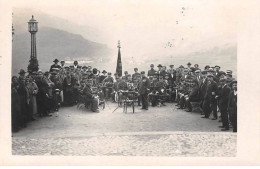 A Identifier - N°82192 - Groupe Autour D'une Fanfare - Carte Photo - To Identify