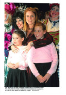 Photo De Presse.MLE10677.30x20 Cm Environ.Duchesse Of York.Princesse Beatrice Et Eugenie."Children In Crisis.Noël.1998 - Famous People