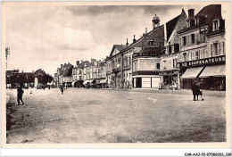 CAR-AAJP2-36-0158 - LE BLANC - Place Du Marché Et L'hôtel De Ville - Le Blanc