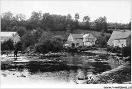 CAR-AAJP10-89-0986 - QUARRE-LES-TOMBES - La Cure Et Le Moulin De La Verdière - Quarre Les Tombes