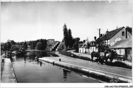 CAR-AAJP10-89-0979 - ROGNY - Le Lac Et Les 7 écluses - Attelages De Chevaux Tirant Une Péniche - Other & Unclassified