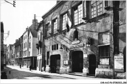 CAR-AAJP6-60-0511 - SENLIS - L'hôtel De Ville - Senlis