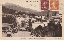 WA 13-(06) GRASSE - VUE SUR LE COURS ET LA CATHEDRALE - 2 SCANS - Grasse