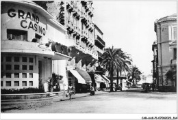 CAR-AAKP1-83-0083 - SAINT-RAPHAEL - Le Casino Et L'avenue Félix Martin - Saint-Raphaël