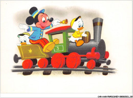 CAR-AAMP8-DISNEY-0710 - Mickey Assis Sur Un Train - Disneyland