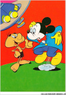 CAR-AAMP6-DISNEY-0579 - Mickey Avec Un Extra-terrestre - Disneyland