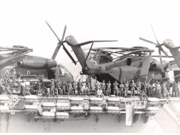 Photo De Presse.AM21143.21x21 Cm Environ.1987/Suez.USA.Navire.Porte Avion Américain Guadalcanal.Hélicoptère - Guerra, Militares