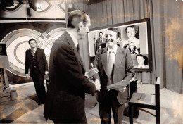 Photo De Presse.AM21292.24x18 Cm Environ.1977.Paris.Election Municipale.J Chirac (RPR) Et G Sarre (PS) - Geïdentificeerde Personen