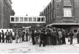 Photo De Presse.AM21235.24x18 Cm Environ.Valenciennes.1980.la "franco-belge" Dépose Son Bilan.Manifestation - Autres & Non Classés