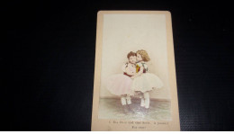 Photographie Sur Carton.cdv.2moi10475.1900 Environs.fillettes Tutu. Photographe.10 X 06 Cm. - Other & Unclassified