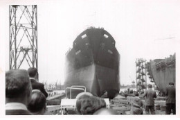 Photographie . Moi10283 .dunkerque 1956 Lancement Du Petrolier Cheverny .18 X 12 Cm. - Boats