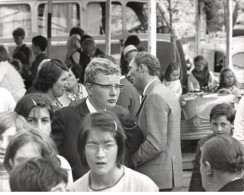 Photo De Presse.AM21189.24x18 Cm Environ.Famille De Gaulle - Personas Identificadas