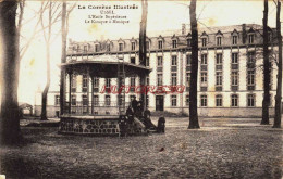 CPA USSEL - CORREZE - L'ECOLE SUPERIRURE ET LE KIOSQUE A MUSIQUE - Ussel