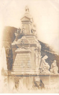 A Identifier - N°90150 - Monument Aux Morts, Avec Des Statues - Carte Photo - To Identify