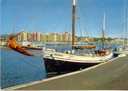 CPSM - HYERES - LE PORT DE PLAISANCE - Hyeres