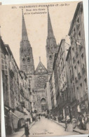 CLERMONT - FERRAND  - Rue Des Gras Et La Cathédrale - Clermont Ferrand