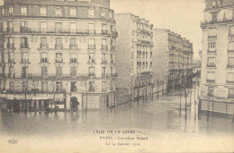 CPA - INONDATIONS DE PARIS - CARREFOUR BALLARD - Paris Flood, 1910