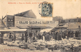 CPA  03  MOULINS PLACE DU MARCHE DERRIERE LES HALLES GRAND BAZAR DE L ALLIER     Animée - Moulins