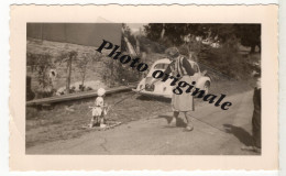 Photo Orinale - Auto Voiture Automobile Car - RENAULT 4CV - Femme Et Petit Enfant Bébé - Coches