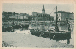 XU 1-(13) MARTIGUES - PECHEURS , BARQUES  - 2 SCANS - Martigues