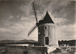 XU 2-(13) FONTVIEILLE - LE MOULIN D' OU ALPHONSE DAUDET A DATE SES " LETTRES DE MON MOULIN " - 2 SCANS - Fontvieille