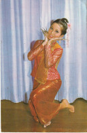 XU 3-( THAILANDE ) ATTRACTIVE NAIL DANCE OF NORTHERN THAILAND - FAWN LEB ( DANSE DES ONGLES ) - 2 SCANS - Thailand