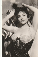 XU 6- GINA LOLLOBRIGIDA - ARTISTE , ACTRICE  - FILM TRAPEZE ( 1956 ) - 2 SCANS - Artiesten