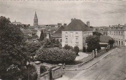 XU 20-(23) GUERET - BOULEVARD CARNOT ET BANQUE DE FRANCE - 2 SCANS - Guéret