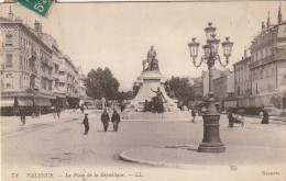 XU 24-(26) VALENCE - LA PLACE DE LA REPUBLIQUE - ANIMATION - 2 SCANS - Valence