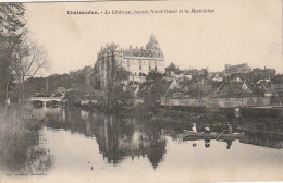 XU 26-(28) CHATEAUDUN - LE CHATEAU , FACADE NORD OUEST ET LA MADELEINE - ANIMATION - CANOTEURS - 2 SCANS - Chateaudun