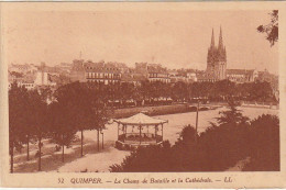 YO 5-(29) QUIMPER - LE CHAMP DE BATAILLE ET LA CATHEDRALE - 2 SCANS - Quimper